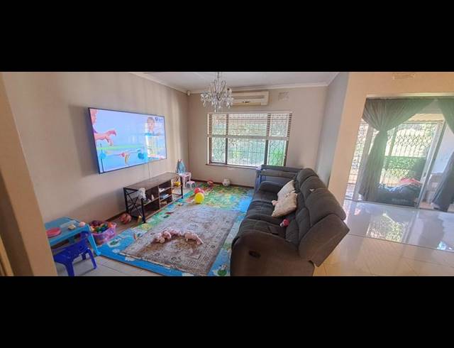 2 BEDROOM PROPERTY TO RENT IN BEREA WEST